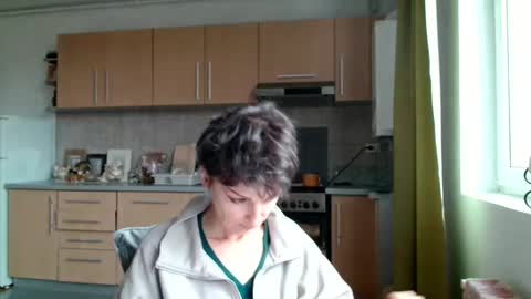 Snapshot of bebacksooon chatting on 12.14.25 Raluca online show from 12.14.25