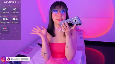 Snapshot of becca_be_ chatting on 09.19.25 Becca is here online show from 09.19.25