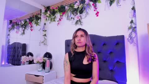 beccamilanni online show from 02.05.25