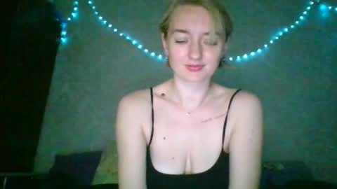 Snapshot of beckixolensy chatting on 05.31.26 BeckiXOlensy online show from 05.31.26