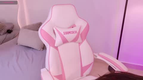 Snapshot of beckyjames chatting on 12.31.24 Becky James online show from 12.31.24