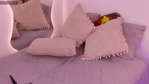 Snapshot of beckyjames chatting on 01.13.25 Becky James online show from 01.13.25