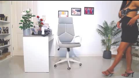 Snapshot of beebeethai chatting on 03.09.25 Bee if you ever see the girl who can take 12 inch all the way inside the ass try me online show from 03.09.25