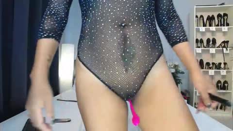 Snapshot of beebeethai chatting on 01.13.26 Bee if you ever see the girl who can take 12 inch all the way inside the ass try me online show from 01.13.26