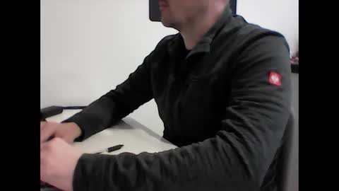 Snapshot of beenee3 chatting on 02.20.26 beenee3 online show from 02.20.26