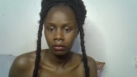 Snapshot of beeswee chatting on 12.19.24 beeswee online show from 12.19.24