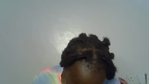 Snapshot of beeswee chatting on 12.30.24 beeswee online show from 12.30.24