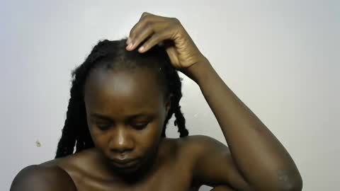 Snapshot of beeswee chatting on 01.08.25 beeswee online show from 01.08.25