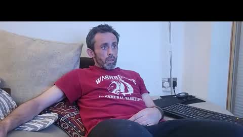 Snapshot of begbestuk chatting on 10.20.25 begbestuk online show from 10.20.25