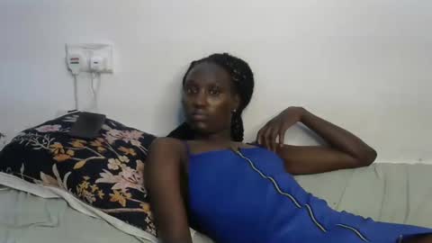 Snapshot of beib_love chatting on 12.15.24 beib_love online show from 12.15.24