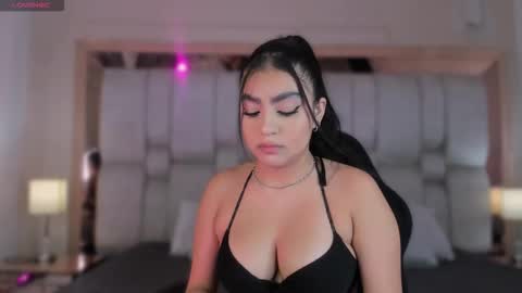 Snapshot of bela_cox chatting on 09.27.25 Bela online show from 09.27.25