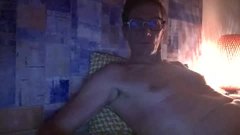 Snapshot of belami_france chatting on 11.24.25 SexFriendFrance online show from 11.24.25