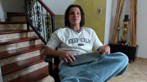 independent model online show from 11.08.25