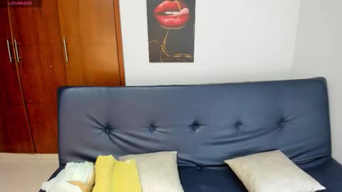 Snapshot of belen10 chatting on 10.28.25 Belen online show from 10.28.25