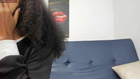 Snapshot of belen10 chatting on 11.04.25 Belen online show from 11.04.25