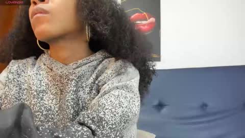 Snapshot of belen10 chatting on 11.05.25 Belen online show from 11.05.25