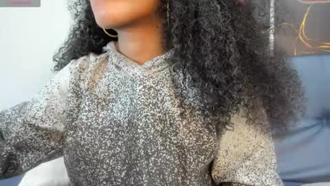 Snapshot of belen10 chatting on 11.22.25 Belen online show from 11.22.25