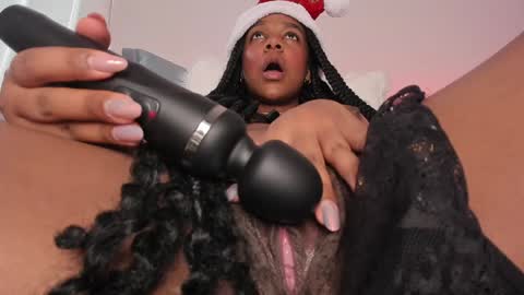 Snapshot of belkis_mills chatting on 12.23.24 Belkis online show from 12.23.24