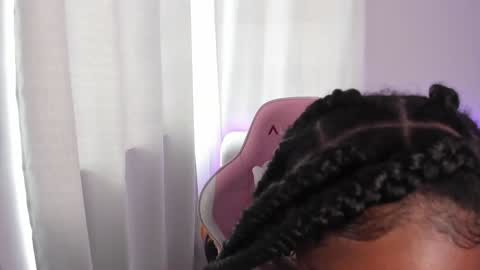 Snapshot of belkis_mills chatting on 01.05.25 Belkis online show from 01.05.25