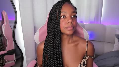 Snapshot of belkis_mills chatting on 01.07.25 Belkis online show from 01.07.25