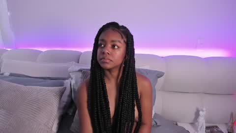 Snapshot of belkis_mills chatting on 01.10.25 Belkis online show from 01.10.25