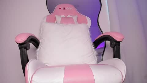 Snapshot of belkis_mills chatting on 01.18.25 Belkis online show from 01.18.25