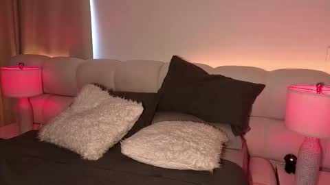 Snapshot of belkis_mills chatting on 11.07.25 Belkis online show from 11.07.25