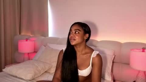 Snapshot of belkis_mills chatting on 11.11.25 Belkis online show from 11.11.25