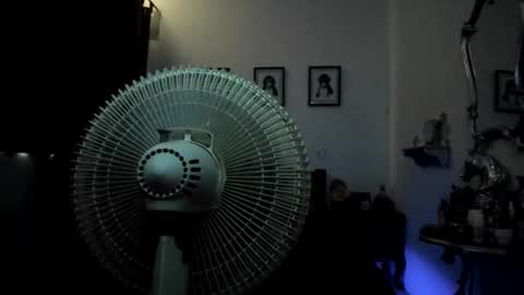 isabella online show from 10.12.25