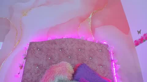 Snapshot of bella__sweets chatting on 02.11.25 Melanie online show from 02.11.25