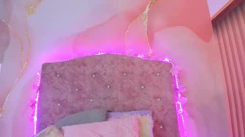 Snapshot of bella__sweets chatting on 03.09.25 Melanie online show from 03.09.25