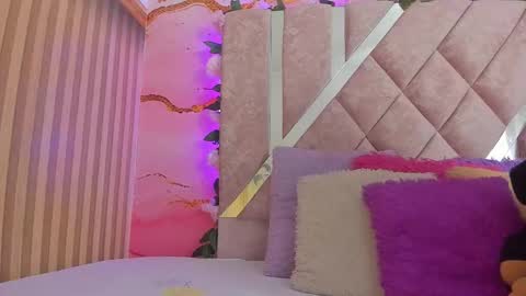 Snapshot of bella__sweets chatting on 02.10.26 Melanie online show from 02.10.26