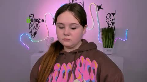 Snapshot of bella_blade chatting on 12.15.25 bella_blade online show from 12.15.25