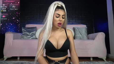 Emma  Bella online show from 01.29.25