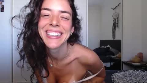 Snapshot of bella_bloom1 chatting on 02.14.26 Bella online show from 02.14.26