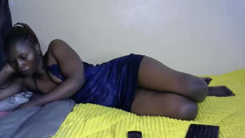 Snapshot of bella_c8 chatting on 09.10.25 bella_c8 online show from 09.10.25