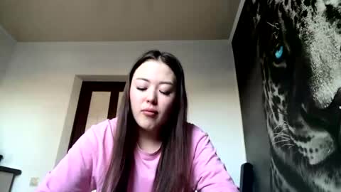 Hanna here Welcome  online show from 04.05.26