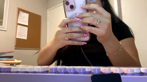 bella_dulce online show from 02.19.25