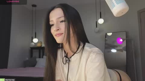 Bella next stream December 2 at 9pm gmt online show from 10.20.25