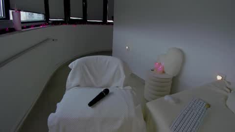 Anna  online show from 03.28.26