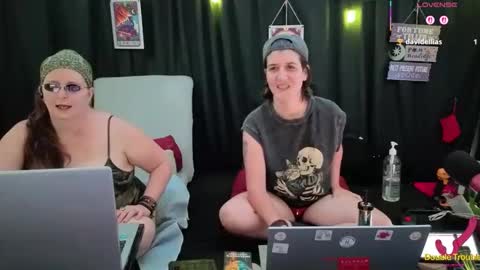 Snapshot of bella_james_1988 chatting on 11.27.25 Bella James online show from 11.27.25