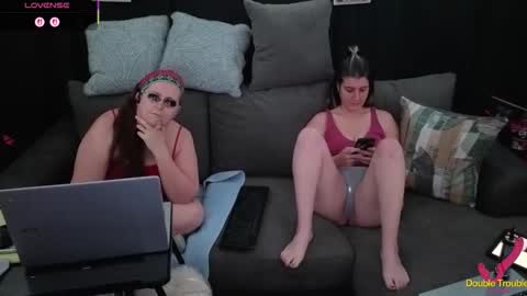 Snapshot of bella_james_1988 chatting on 12.17.25 Bella James online show from 12.17.25