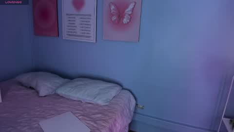  Bella  online show from 04.16.26