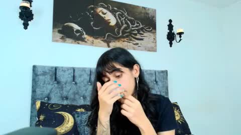 Bella online show from 10.18.25