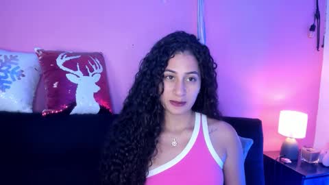 Bella Ponce  online show from 11.23.25