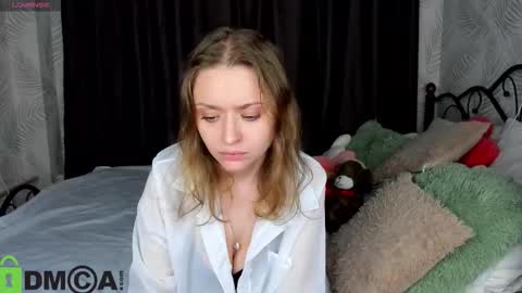 Snapshot of bella_ramsi chatting on 09.21.25 Linda Bella online show from 09.21.25