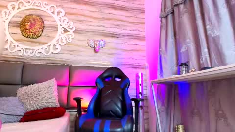     online show from 09.26.25