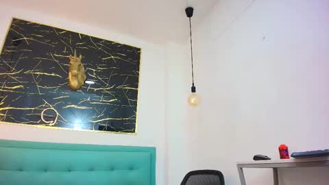     online show from 11.04.25