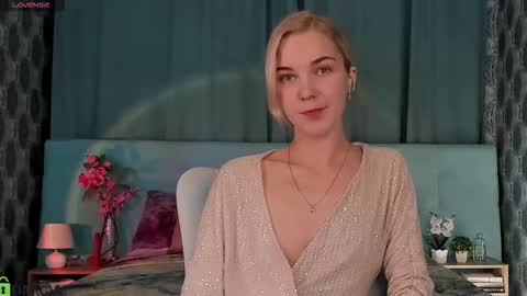 Bella online show from 09.25.25