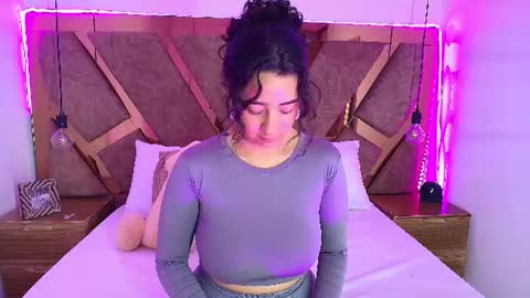 Bella Swwan  online show from 07.05.26